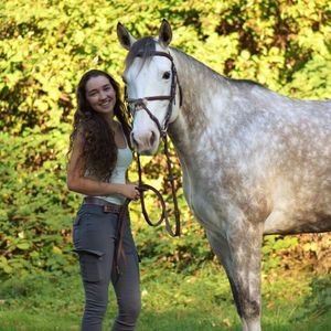 Meet your Posher, Emily